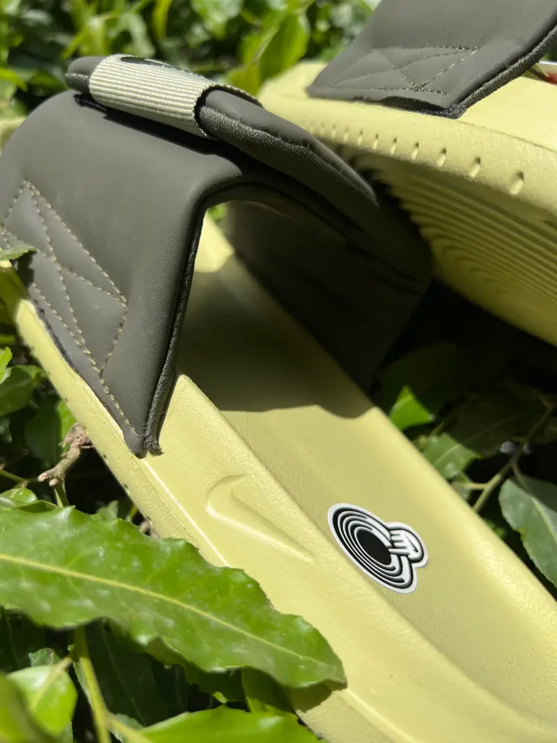 Nike Comfort Slides (Olive)