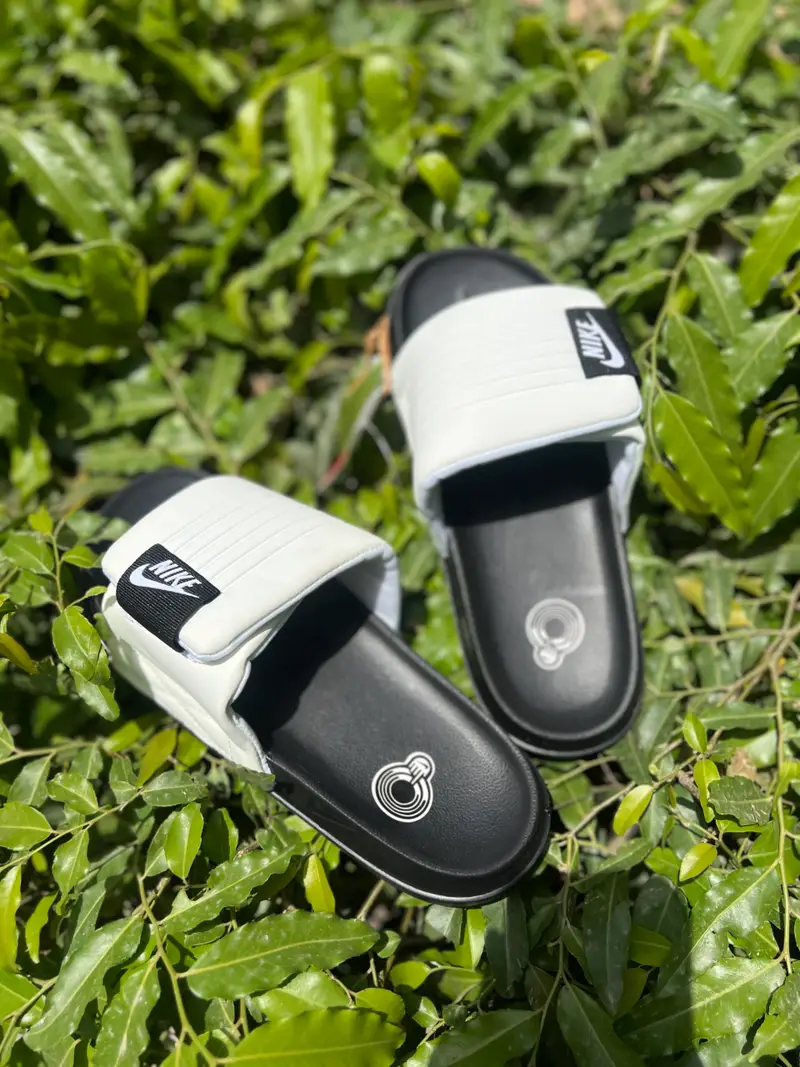 Nike Comfort Slides (White)