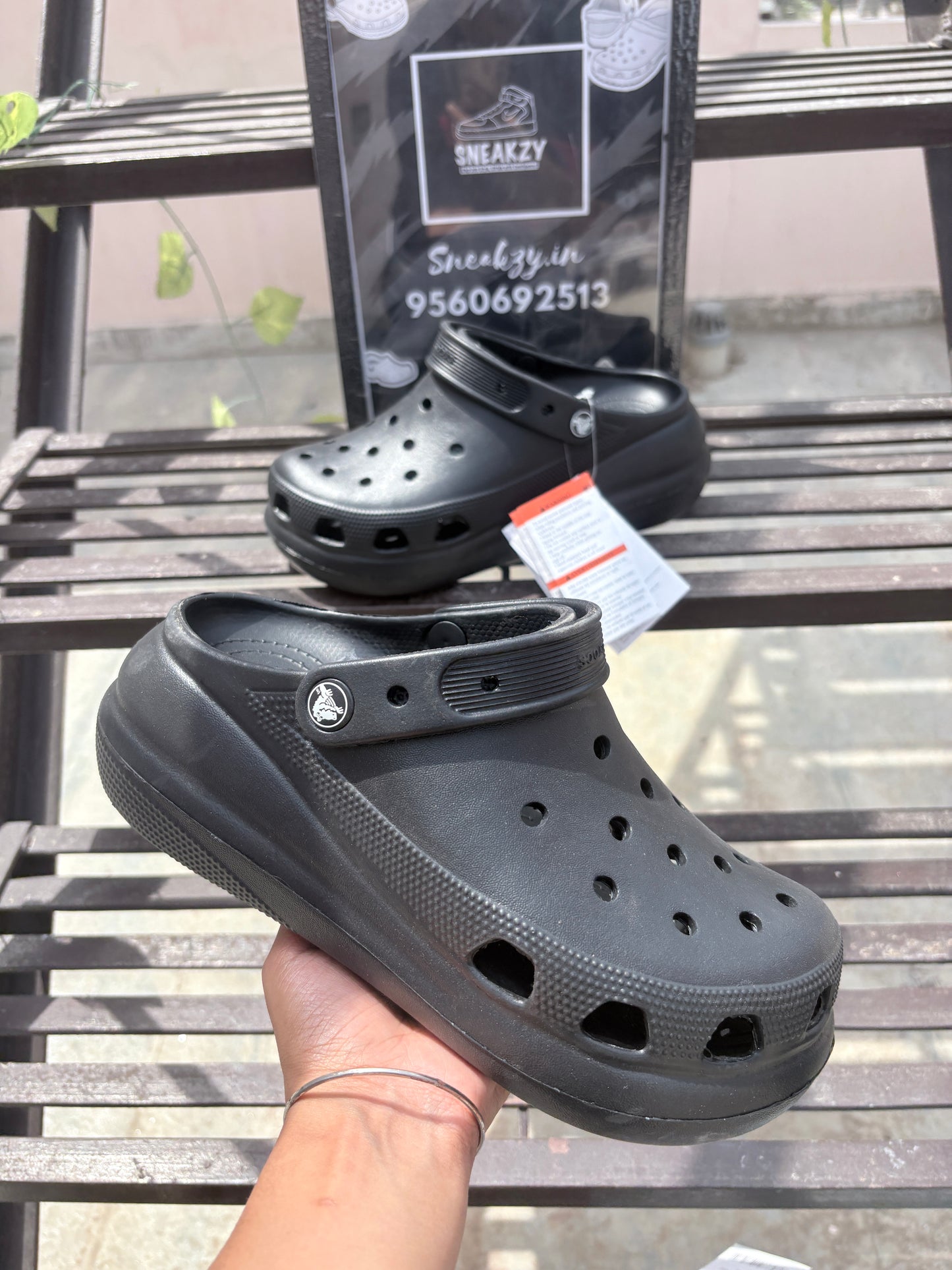 Crush clogs (Black)