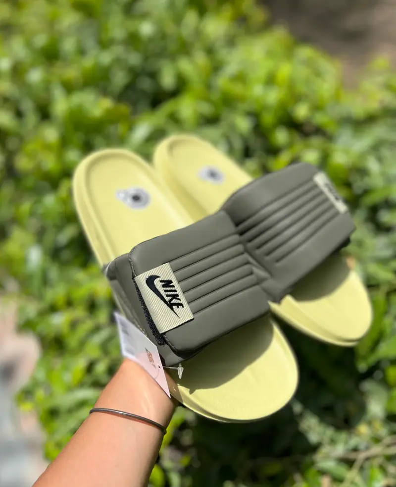 Nike Comfort Slides (Olive)